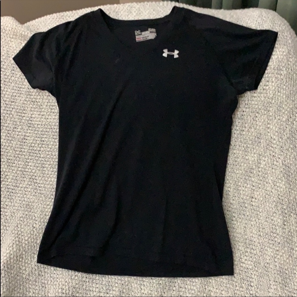 Under armour semi fitted black shirt